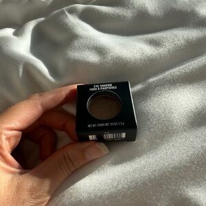 MAC Cosmetics eye shadow amber lights frost